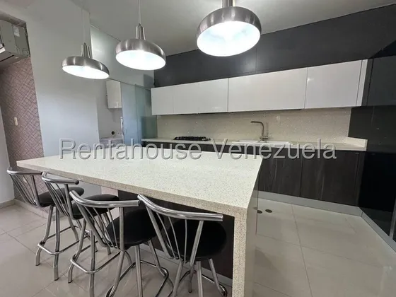 ¿buscas Un Apartamento Amplio, Elegante Y Con Una Vista Que Te Deje Sin Palabras? Este Espectacular Inmueble De 120 M² Es Perfecto Para Familias Que Deseen Vivir Con Comodidad Y Estilo. 