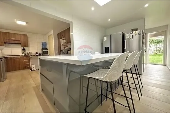 Oportunidad 4d/3b 143m2 Cond. Altos Del Parque
