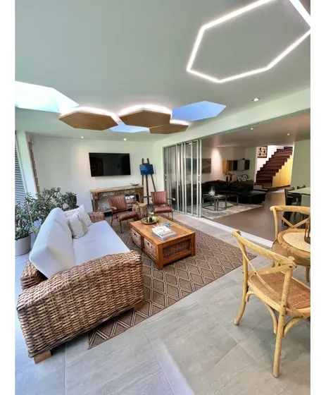 Venta Casa Envigado La Intermedia 178 Mts2 Bella Terraza Y Jardin