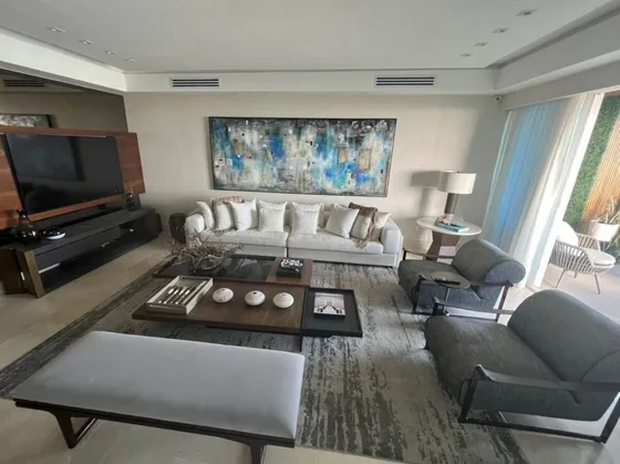 Apartamento En Alquiler Amueblado En Los Cacicazgos.