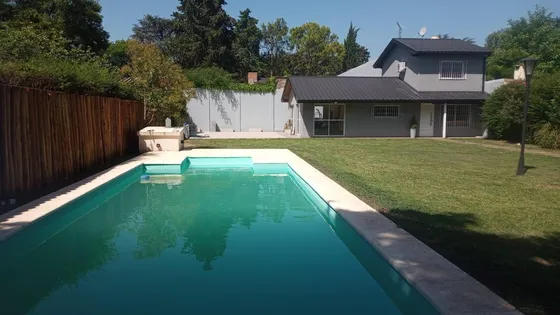 Casa - Ingeniero Maschwitz - Escobar - Amplio Parque - Pileta-acepta Permuta