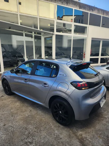 Peugeot 208 1.6 Style Tiptronic
