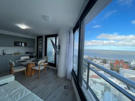 Departamento 3 Ambientes Con Balcón - Piso Alto - Buceo, Montevideo