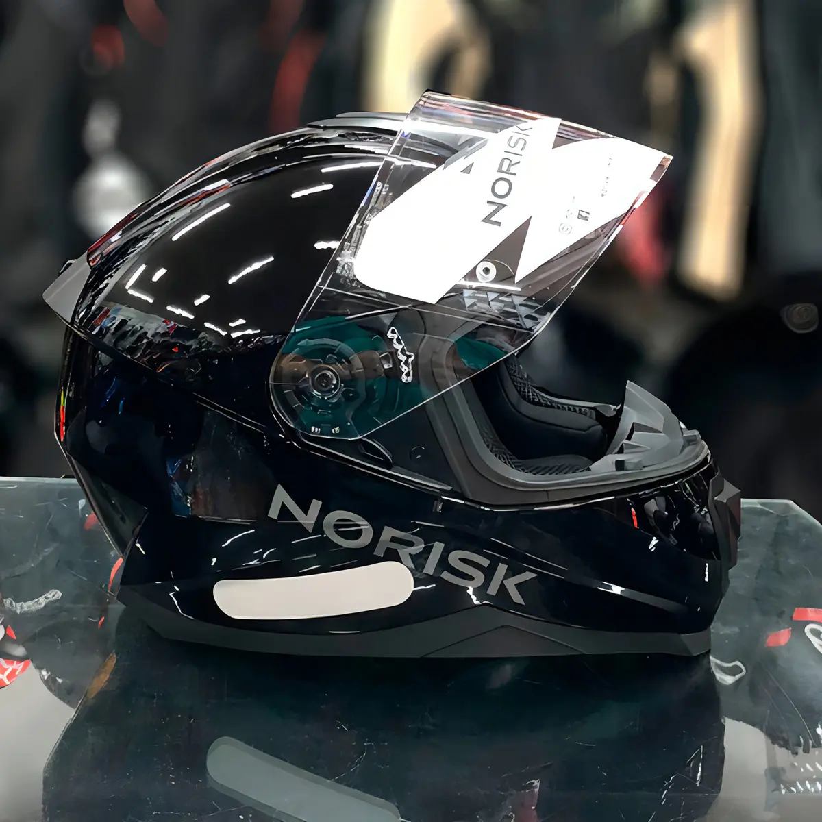 Capacete Moto Norisk Razor Preto Brilho Masculino Feminino Desenho Monocolor Tamanho do capacete 58 — foto 8