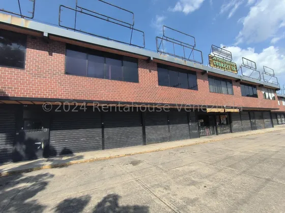 Local Comercial Con Galpón En Venta Ubicado En La Encrucijada Turmero Db 24-27023