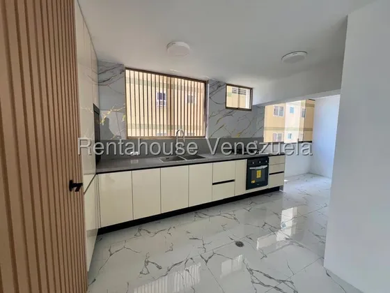 Excelente Apartamento Remodelado! 25-22921