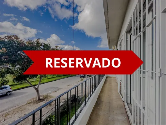 Apartamento De Un Dormitorio. En Mercado Modelo.