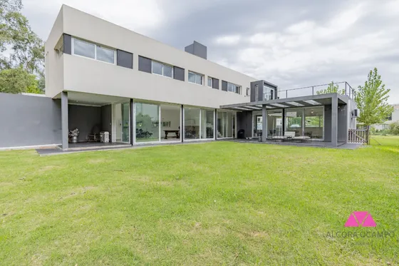 Casa En Venta En Grand Bell 