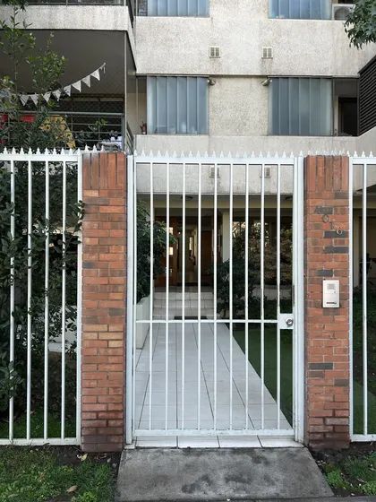 Comodo Departamento Echeñique / Eliecer Parada / Ñuñoa
