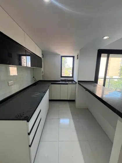 Venta  3 Amb Al Frente Lanús. 84m2.