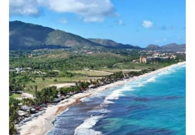 Vendo Terreno 28.000m2 Playa Parguito 0636