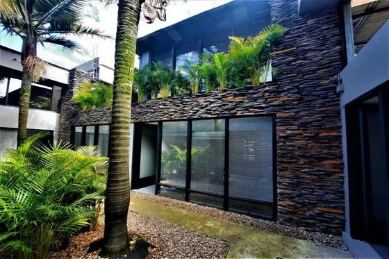 Casalote En Arriendo/venta En Santa Ana Occidental-usaquén. Cod V7066