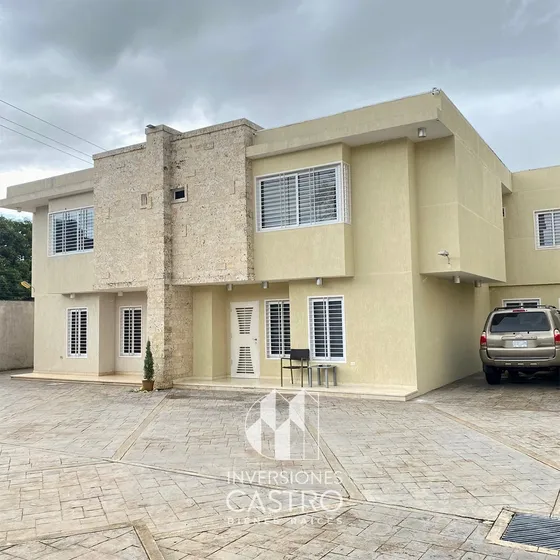 En Venta: Townhouse En Obra Gris De 195m2, . Ideal Para Quienes Buscan Un Espacio Personalizable. Ubicado En El C.r. Don Pascual . Campo B De Ferrominera, Puerto Ordaz Edo. Bolívar