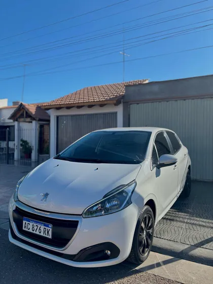 Peugeot 208 1.6 Active