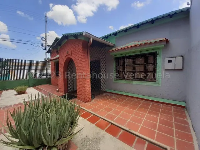 Gbf 25-19163 El Hipódromo Vendo Casa Con Terreno Contáctame Ya.