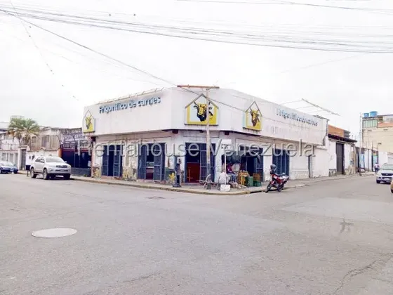 Andreymar Canelón Alquila Amplio Local Comercial En Centro-oeste De Barquisimeto, Con Alto Trafico Vehicular Y Peatonal, Ideal Para Desarrollar Cualquier Actividad Económica.