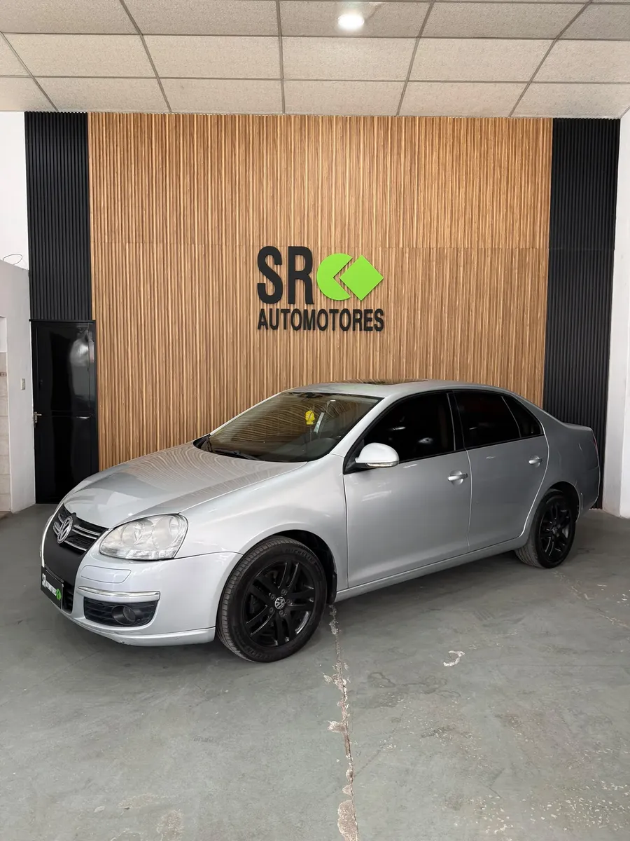 Volkswagen Vento 2.5 Luxury Wood Tiptronic 170 cv