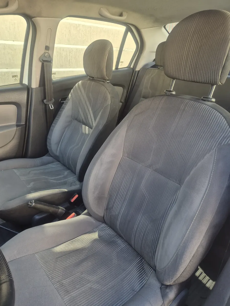 Renault Logan 2017 1.6 Expression Hi-power 4p — foto 10