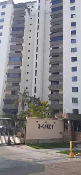 Apartamento En Venta Urbanizacion Los Mangos, Res. Xcaret, Frente A La Clínica Ieq