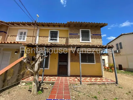 César Bullones Vende Estupenda Casa En La Montañita, Cabudare, Lara 25-15474
