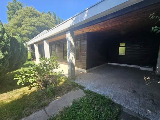 Gran Casa Con Amplio Terreno En Salida Sur 