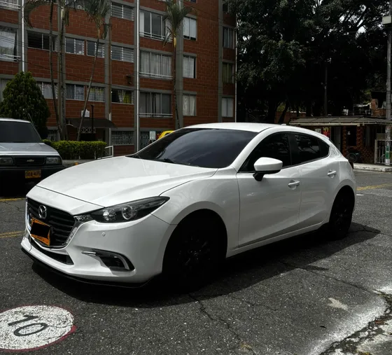 Mazda 3 2.0 Sport Touring