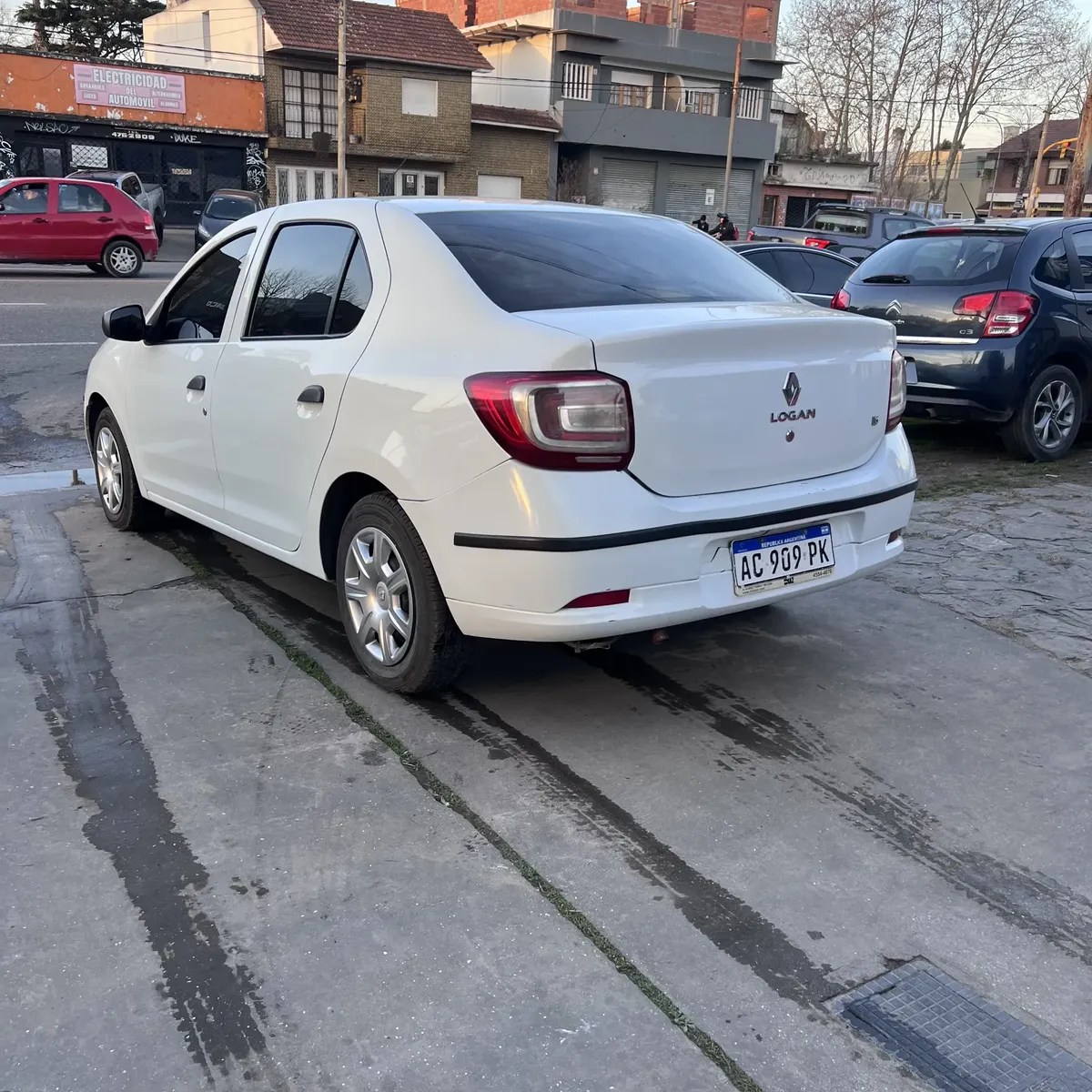 Renault Logan 1.6 Authentique Plus 85cv519316614435973123