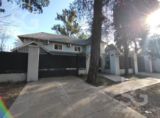 Casa En Venta 6 Ambientes Villa Udaondo Ituzaingó