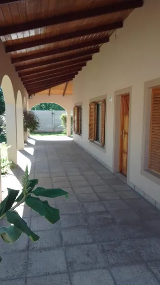 Casa En Venta - 2 Dormitorios 1 Baño - 899mts2 - Tandil