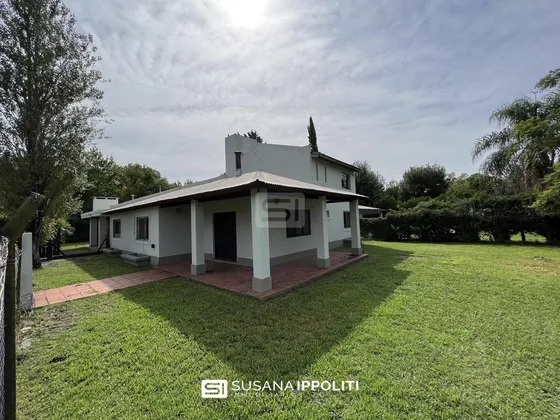 Casa En Venta De 3 Dormitorios Con Piscina Sobre Ruta 9 Roldan