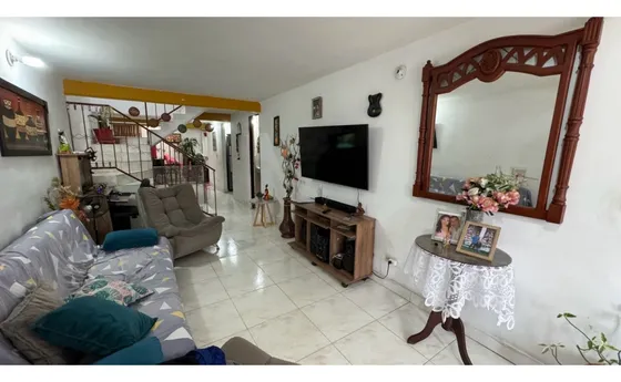 Casa De 2 Pisos En Venta Permuta Barrio Hacienda Buenos Aires Palmira