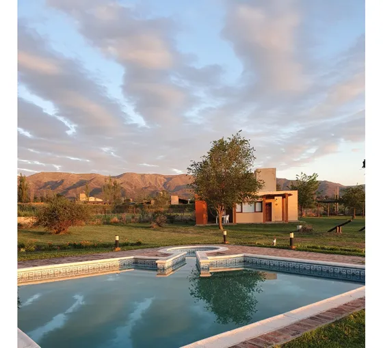 Complejo De 4 Cabañas Con Imponente Vista A Las Sierras, Para 2, 3, 4 Y 5 Personas En Villa Giardino, Córdoba.