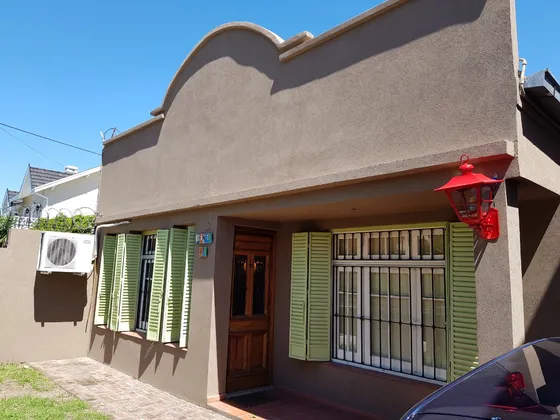 Vendo Casa En Monte Grande Apta Crédito Hipotecario En Excelente Ubicación. Dueño Directo Sin Inmobiliaria