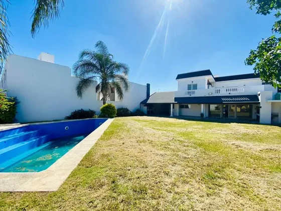 Tremenda Casa En Venta A Metros De Rafael Nuñez 