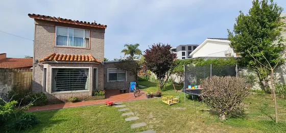 Venta Casa Barra De Carrasco Tres Dormitorios