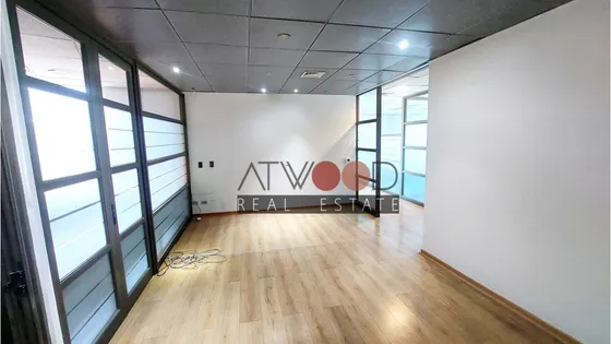 Oficina 239 M2 - 5 Privados - Metro Los Leones