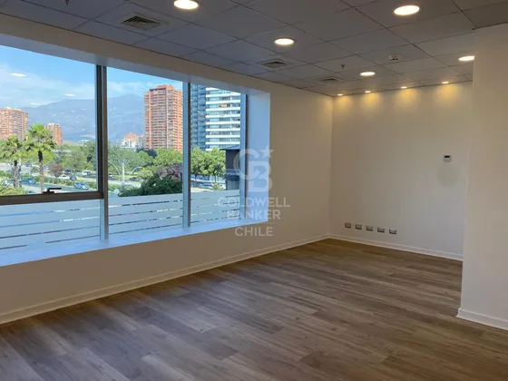 Oficina En Venta  Excelente Ubicación En Vitacura
