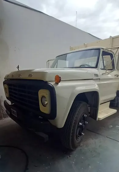 Ford F7000 C Playa, Cubiertas Del Nuevas Permutas 10 Pallets