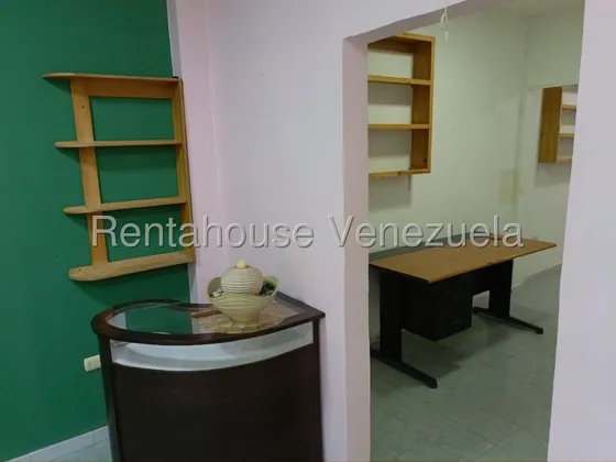 En Alquiler Oficina En La Barraca Lista Para Instalar Tu Negocio Cerca De Av Bolivar Estef 25-14738