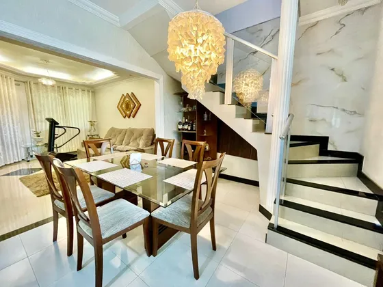 Casa À Venda, 3 Quartos, 1 Suíte, 3 Vagas, Nacional - Contagem/mg 750 Mil