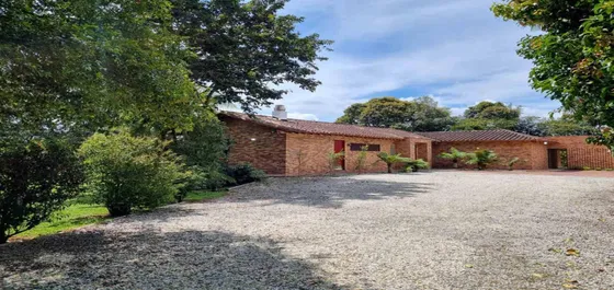 Casa En Arriendo Ubicada En Rionegro Sector Llanogrande (20754).