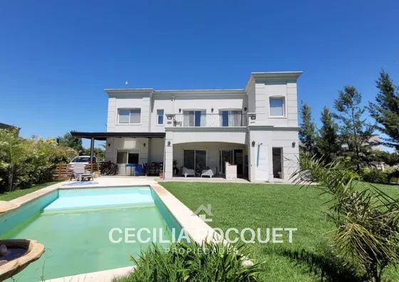 Casa En Venta En El Barrio Santa Rita Canning San Vicente