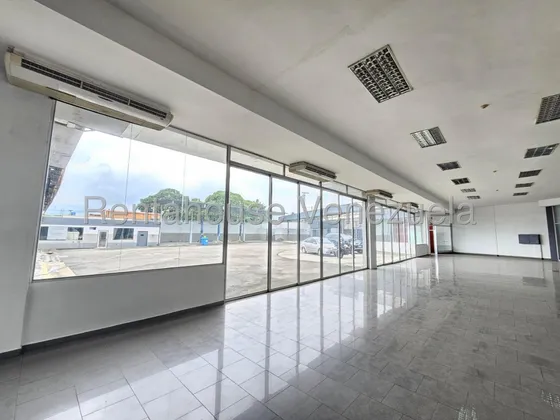 !!! Galpon En Alquiler Cuenta Con 2200 Mts2 Zona Industrial 2 Barquisimeto Tu Asesora Mehilyn Perez !!!