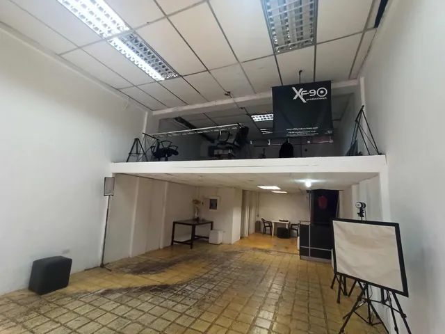 Local U Oficina En Valencia, Centro Comercial Camoruco - Piso Bajo Atm