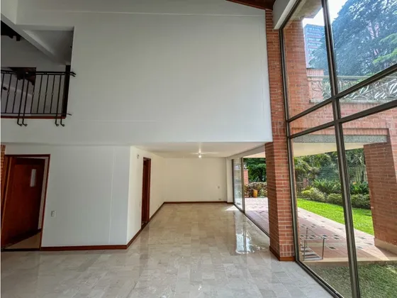 Espectacular Casa Cerca Al C.c El Tesoro