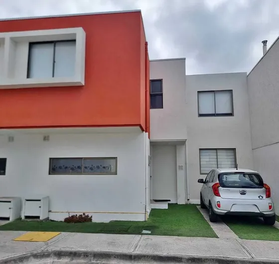 Arriendo Costa Laguna Casa Grandee Con Patio (177284)