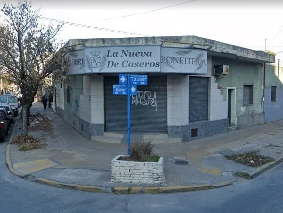 Galpón Con Local Comercial