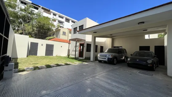 Casa En Proyecto Cerrado En Alquiler En Paraiso De 4 Habitaciones
