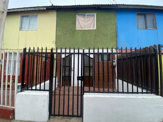 Casa En Venta De 3 Dorm. En La Serena