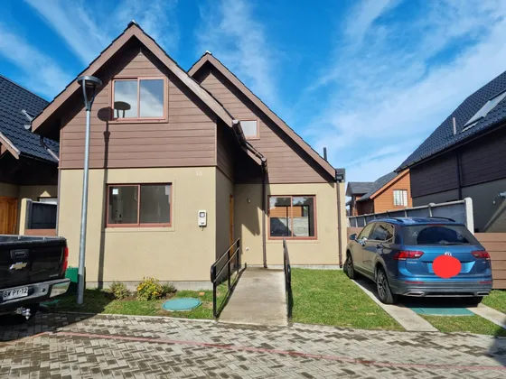 Casa 3 Dormitorios, 3 Baños Y Sala De Estar